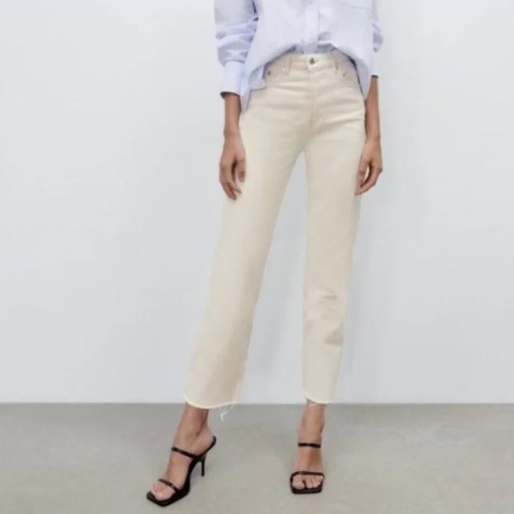 Zara 🟣 GUC Size 8 Straight Leg Crop Jeans in Cream / Ecru
